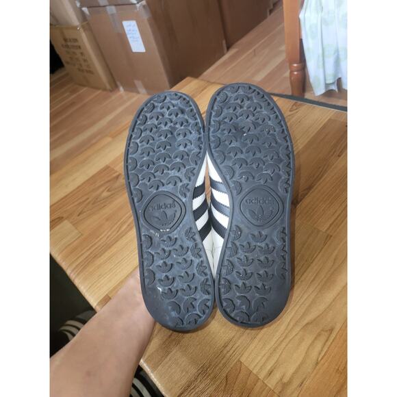 Adidas Samoa Women’s Size 5 white and black main image 5